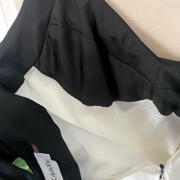 90s chic - Calvin Klein Black & White Gown - Picture 11 of 13